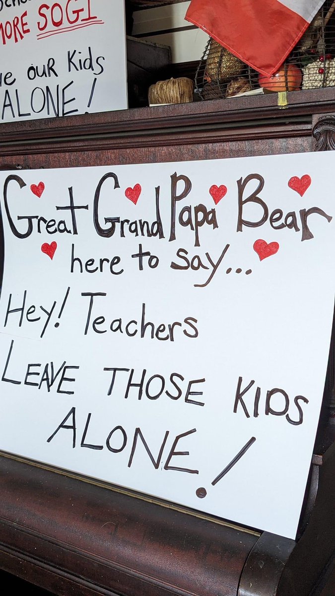 christinee28's tweet photo. I’m so proud of my sister and my Dad ❤️ They made signs for tomorrow.
#1MillionMarch4Children #keepitpeaceful #nohate https://t.co/YUtTkAjSwq