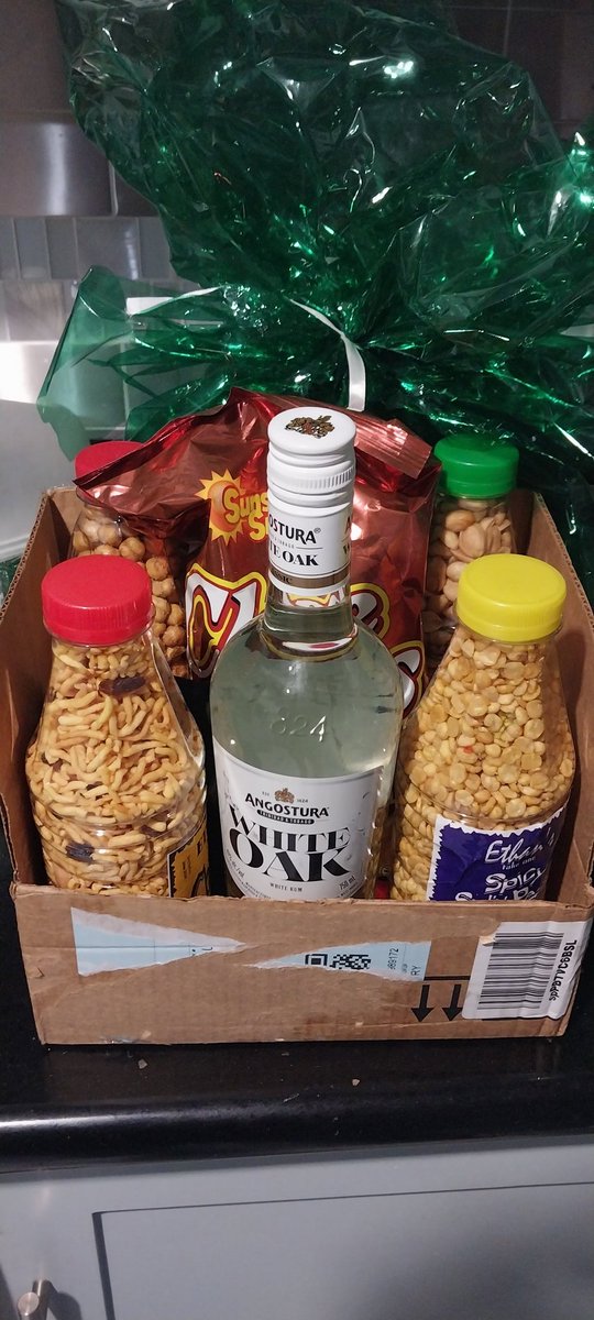 benbraithwaite's tweet photo. Latest darts news: played badly, but won the raffle #CheeZees https://t.co/rjjeRPgh2S