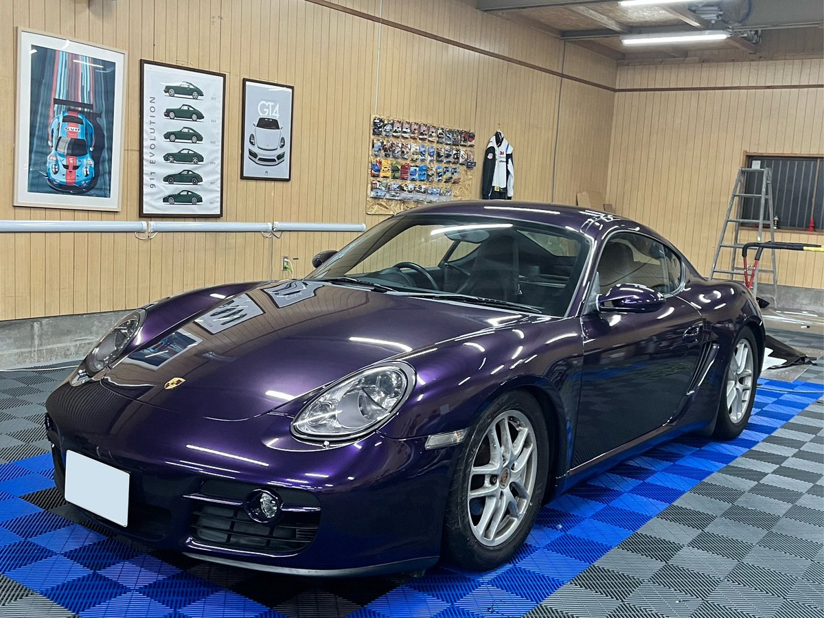 SCHNELL_Design's tweet photo. 【Porsche 987Cayman '06】

・ボディフルラッピング
・ヘッドライトスモークフィルム
・社外LEDテールランプ

弊社制作途中のケイマンが仕上がって来ました...😍

これからワンオフホイール・エアロ・マフラー交換が待っております😉

そして皆さんヘッドライトの黄ばみ割れ
諦めていませんか？
上からそのままフィルムを貼る事でココまで綺麗になります😍

お気軽にお問い合わせ下さいませ。

ーーーーーーーーーーーーーーーーーーー

⬇️公式LINE⬇️
https://t.co/WiLJgdABQZ ️

 〒 270-0222
📍千葉県野田市木間ヶ瀬492-2
☎️ 048-606-3974

ーーーーーーーーーーーーーーーーーーー

#ナノメタル #ダイワプロテック #ダイワオートモビルズ #磨き #コーティング #車売ります #拡散希望