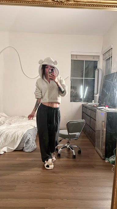 Thank you all so much for such a good night! We went from 1500s to almost top 1000 tonight ! I&rsquo;ll be<a href="/tag/mvsales"class="tags"><span>#mvsales</span></a>