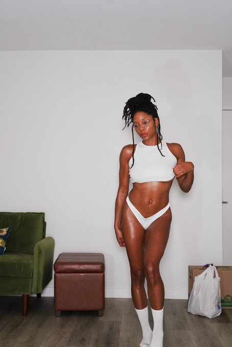 I got the groceries. Xo. https://t.co/Frg4ORYg4R