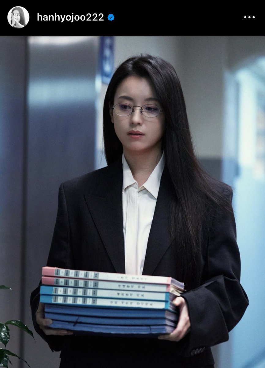 Nama: Agnes Hanjoyo
Panggilan: Ci Agnes
Jabatan: Accounting

Lulusan: Univ Petra Surabaya
Mall favorit: Tunjungan Plaza

Hobi: Ngitungin masing-masing orang bayar berapa kalo abis makan bareng.