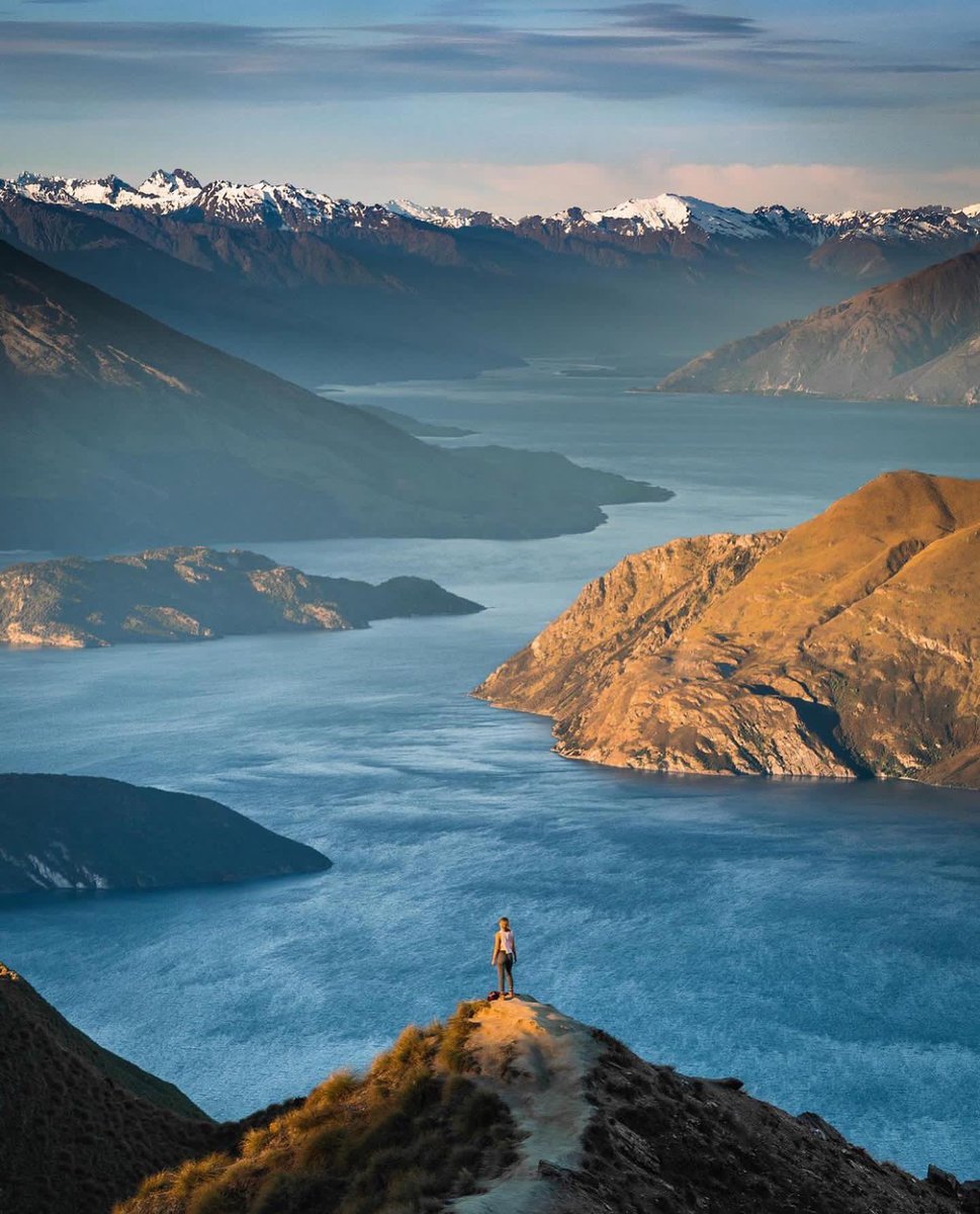 New Zealand 🇳🇿 
#beautifuldestinations  #photographer #awesomeearth #thebestdestination #instagram #mountains #love #roamtheplanet #photography #artofvisuals #wanderlust #naturephotography #view #instanature #instagood  #amazing #naturephotography #hubs_united #nature