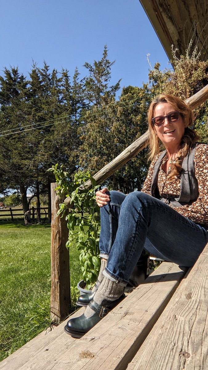 rexanniie's tweet photo. Cool wind and sun stop off at #farm #eggs
#soup breaking in #as98 🍂🌾 #Shoes perfect right from start, always I have a few pairs 😉 https://t.co/UppFCuYb48