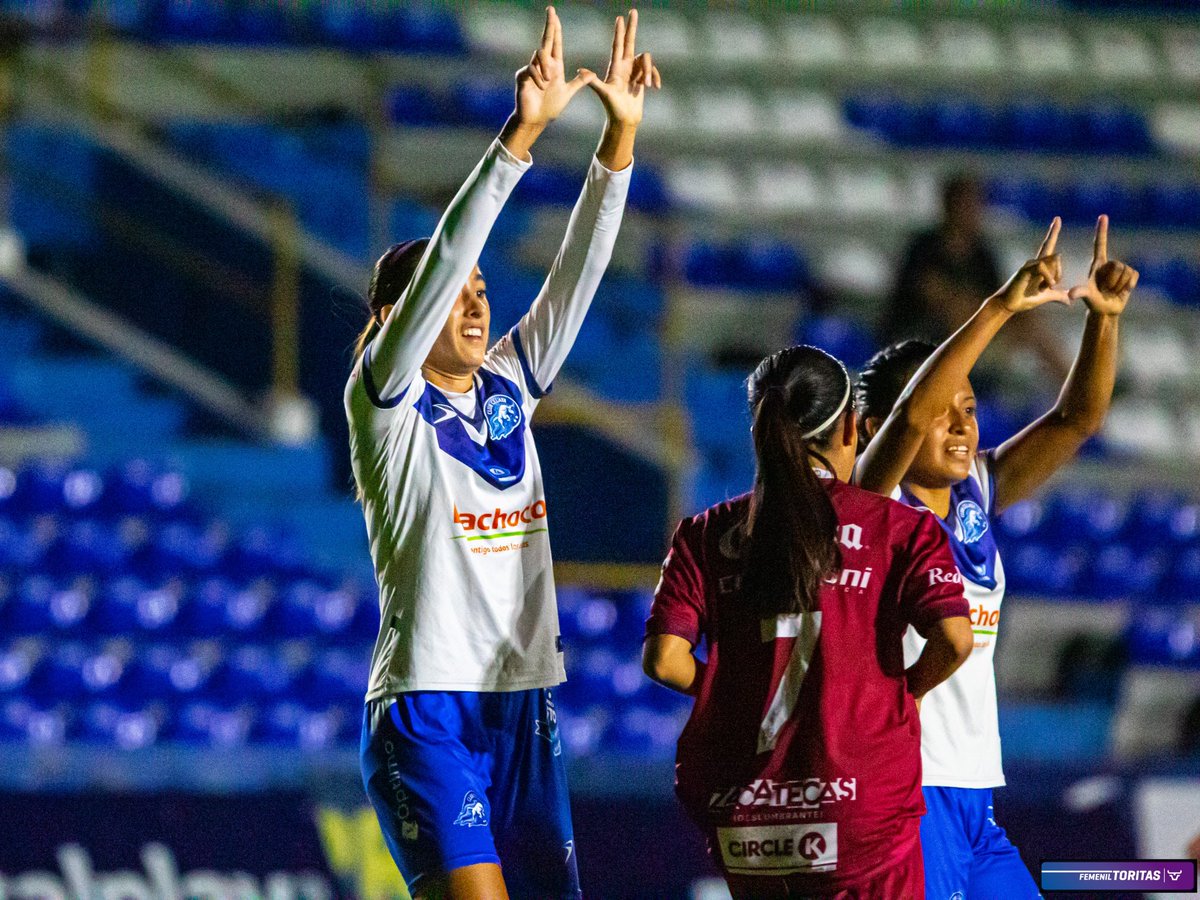 ToritasCelayaCD's tweet photo. 📸 | Galería final del partido de vuelta de la #CopaRedCola. 😎

¡Somos campeonas! 🔥

#CelayaSomosToros 🤘🏼 https://t.co/XiQbWbLNbP