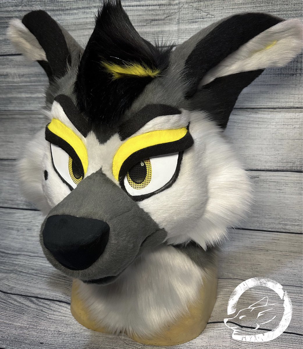 fleetingfennec's tweet photo. This bright eyed sheppy is ready to go off to her new home! 💛

Congratulations to @greywolf_actor for winning this head in the charity raffle for @PapaBarksALS! https://t.co/00vPIy0Iaf