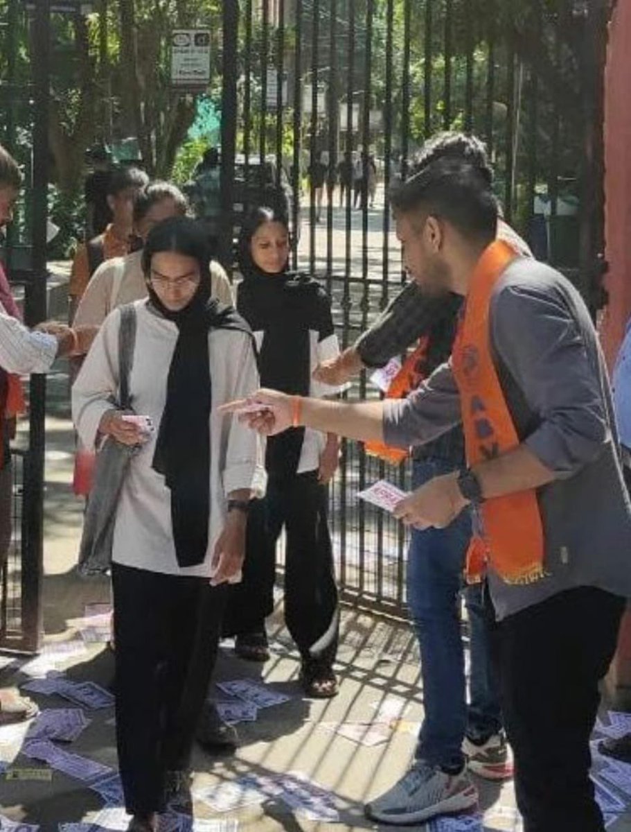 DrNimoYadav's tweet photo. ABVP goons are harassing the girls in the name of campaigning. They look so uncomfortable around them. https://t.co/endZ6Emsko