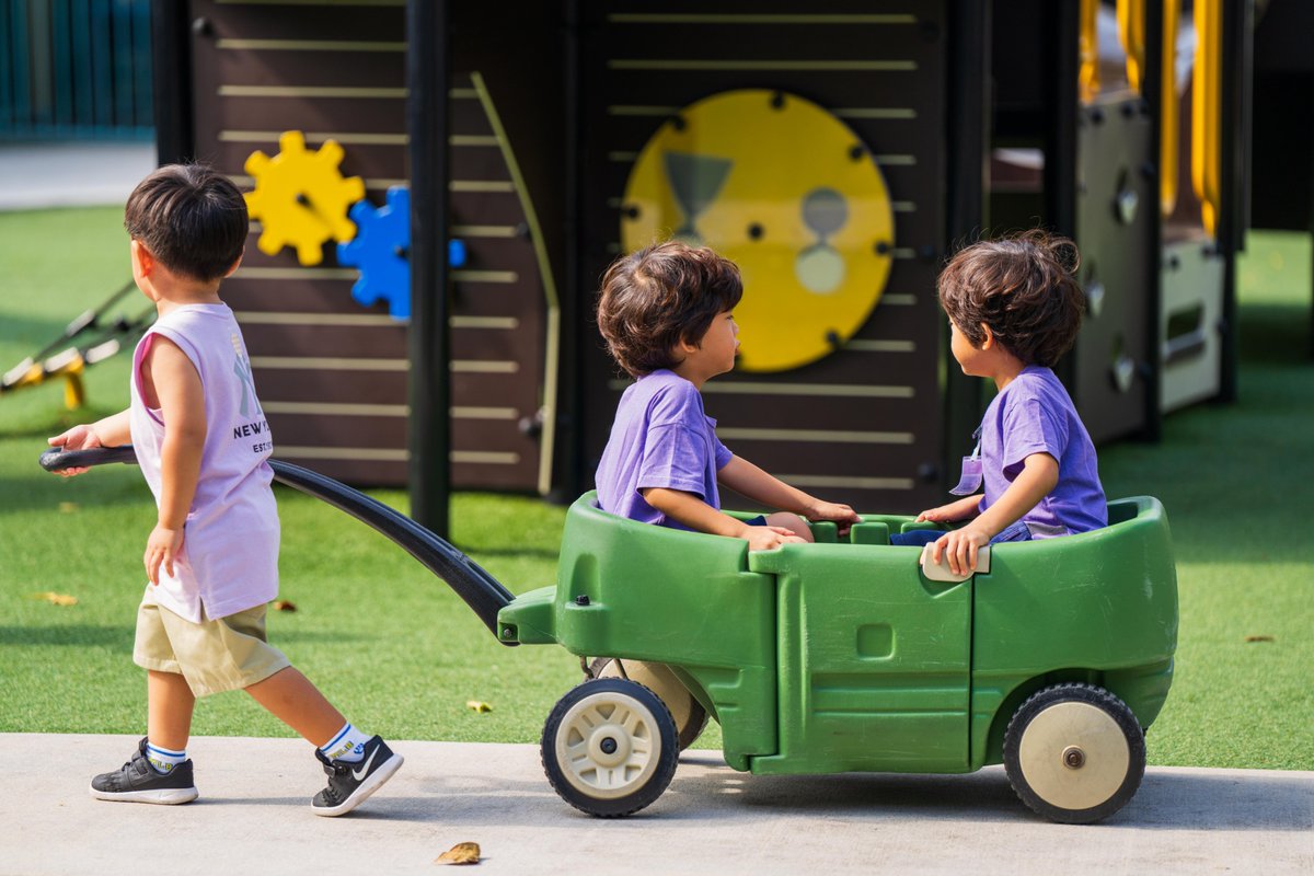 dalatmalaysia's tweet photo. Purple - in honor of Karl Steinkamp.

If you'd like to share a tribute and know of different ways to honor his memory, please visit https://t.co/MbYedv1RnN
#dalatinternationalschool #educationforlife #karlsteinkamp #celebrationoflife https://t.co/60EHMSEGOb