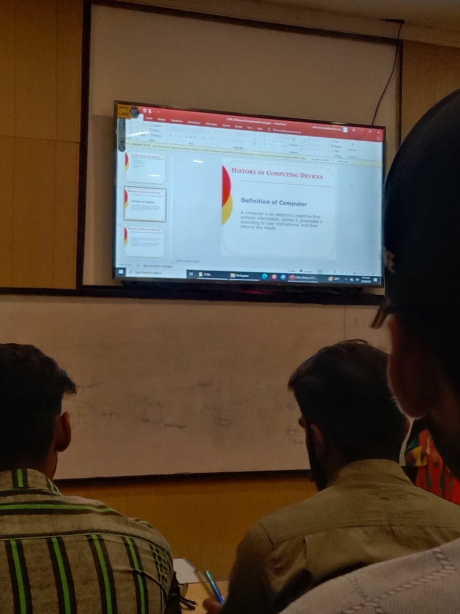 Sameer__Hassan's tweet photo. Semester 5 Bachelor in computer science, studying Definition of Computer. @AzadChaiwala #Tamasha2 https://t.co/YiZ6ykXE9K
