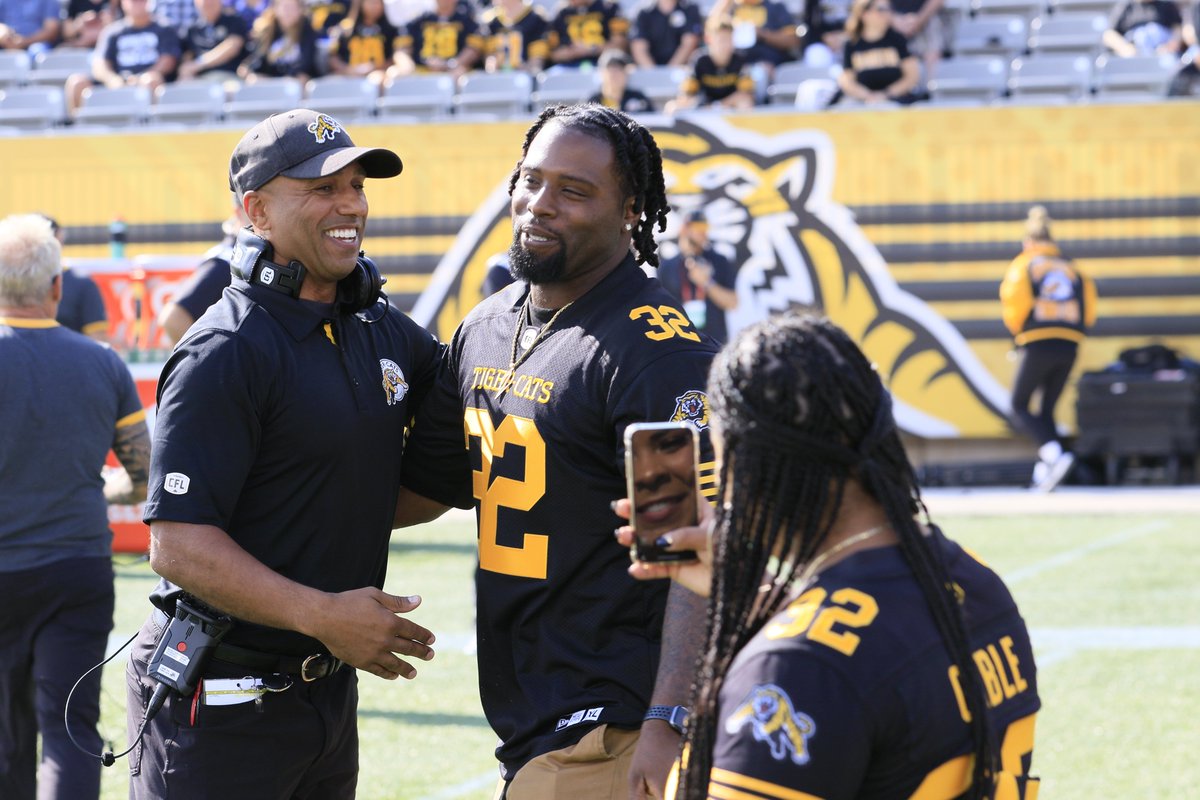 BobButrym's tweet photo. @Jeff_Reinebold @Ticats Indeed, @CJ_Gable back in the #DonutBox was a cool thing to see.... family interact with thee 😎
And next to show, greetings from Coach O! https://t.co/LZpV6zw1OM
