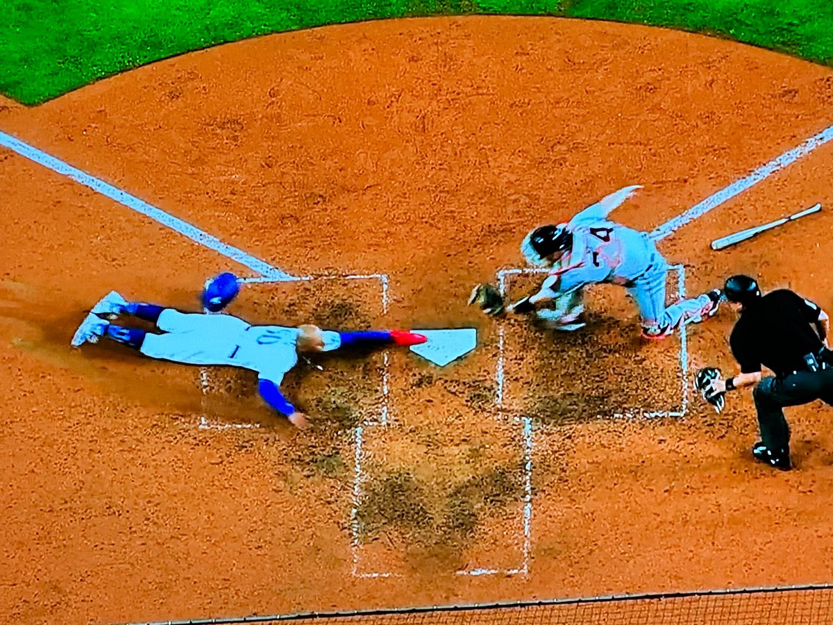 ScottWarner18's tweet photo. WALK-OFFFFFFFFFFFF!!!!!  @Dodgers #FUNKYMUNCY https://t.co/Po7lcNo0kS
