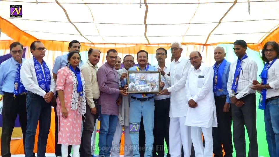 ajaar2023's tweet photo. (19 अगस्त को जोबनेर से शुरू हुई सामाजिक न्याय यात्रा 50 जिलों के 100 स्थानों से भौतिक और डिजिटल माध्यम से संवाद करते हुए कल किशनगढ़ रेनवाल में एक शानदार रैली और सार्वजनिक बैठक के रूप में संपन्न हुई | (1/2)
#सामाजिक_न्याय_यात्रा_2023 #हक़_है_खैरात_नहीं #dalitagenda2023 #ajaar https://t.co/LHjICAr0al