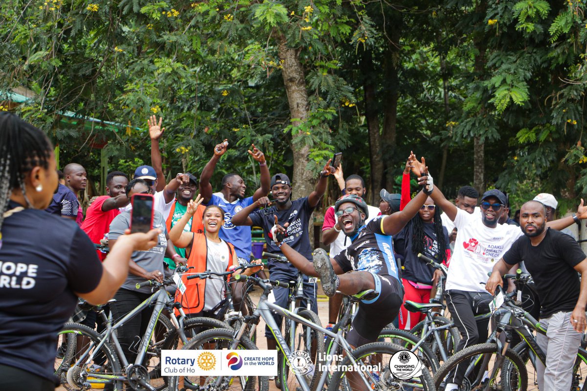 SDzorbor's tweet photo. The media in action
#hocyclingclub
#rotary club ho https://t.co/BXgolxewKN