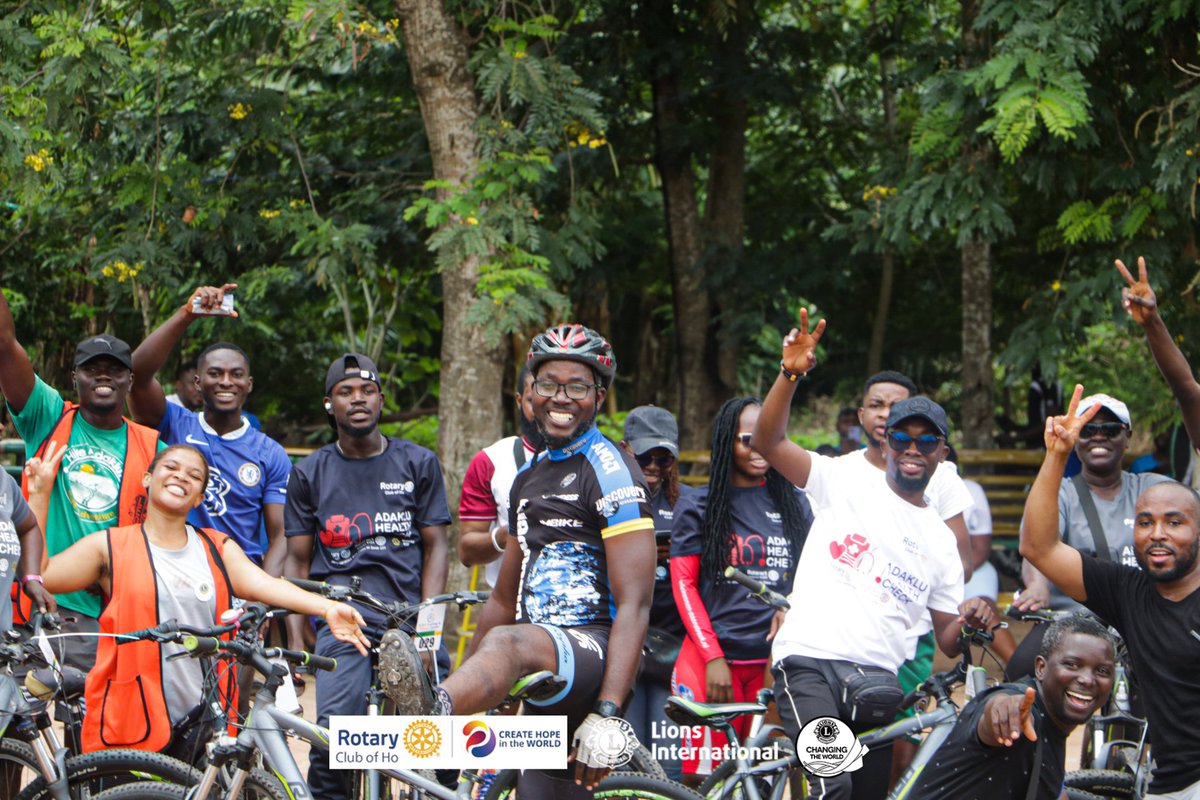 SDzorbor's tweet photo. The media in action
#hocyclingclub
#rotary club ho https://t.co/BXgolxewKN