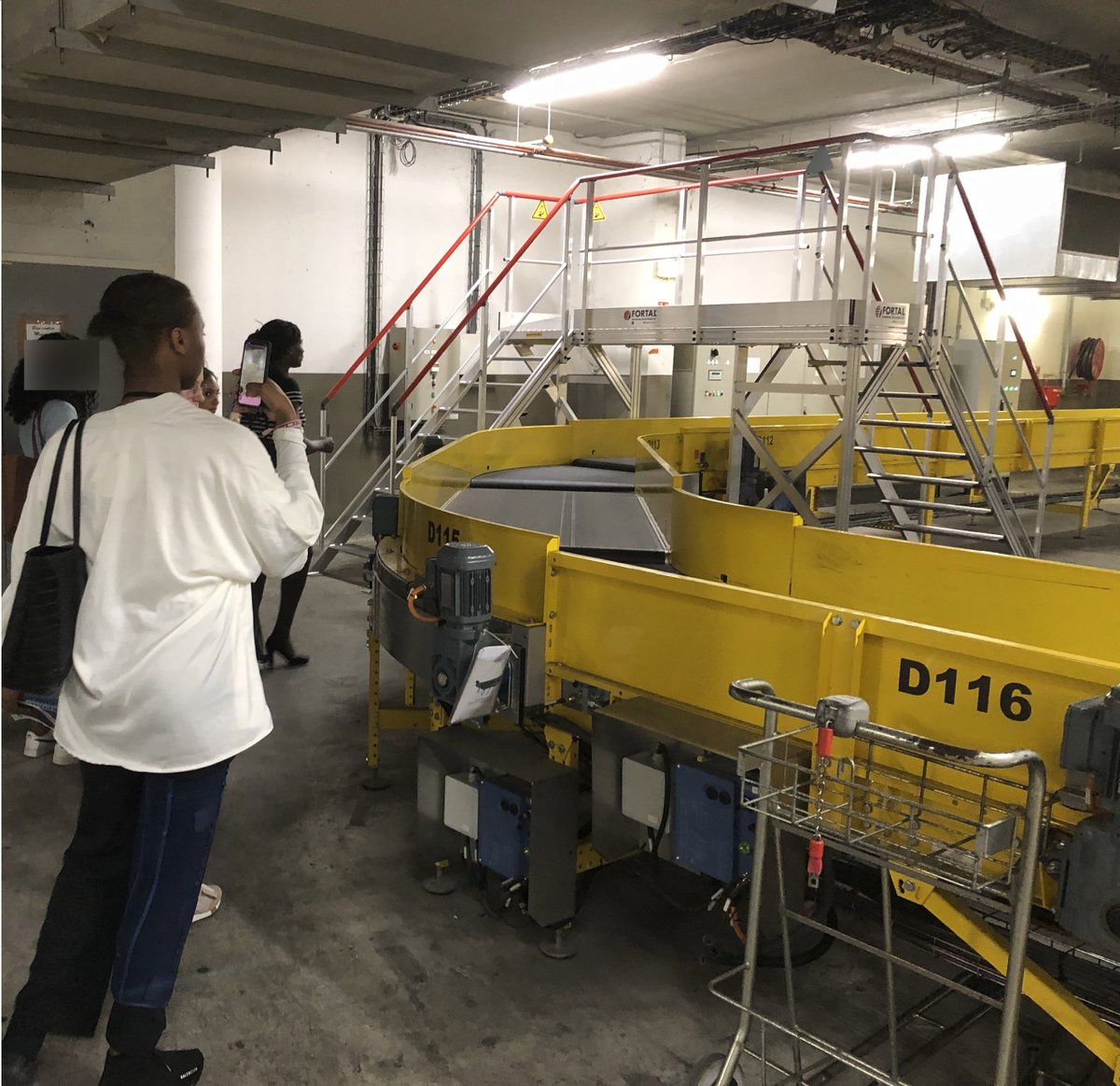 E4THEcs's tweet image. MCAT (Mention Complémentaire Accueil dans  les Transports) : visites techniques pour démarrer l&apos;année avec la gare  SNCF de Rennes et l&apos;Aeroport Rennes St-jacques
Un grand merci pour cette découverte des &quot;coulisses&quot; !
#lyceejarennes #accueil #formation #bretagne