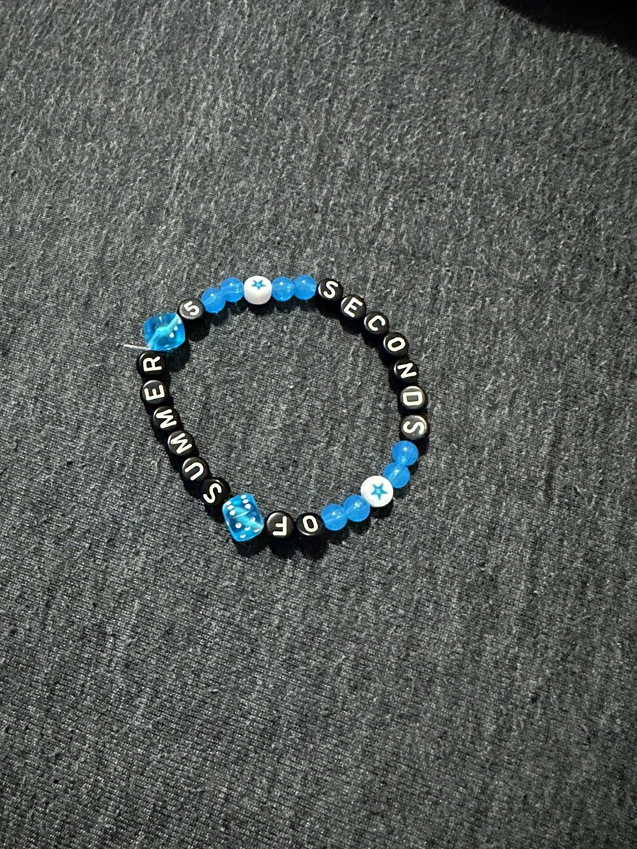 rblack535's tweet photo. I recreated the 5sos bracelets that they were selling on tour. #the5sosshow #5sosshowraliegh @5SOS https://t.co/GwEl157CjL