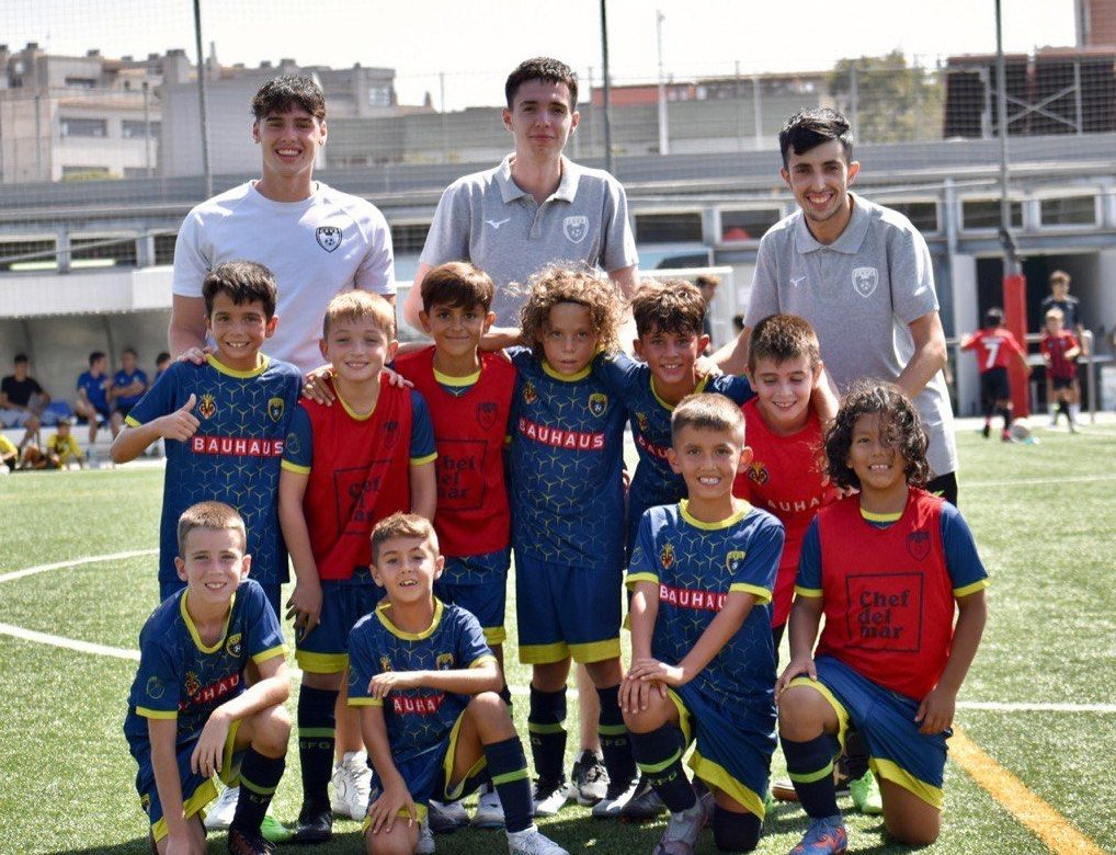 EFGava's tweet photo. 🔵🔵CLUB @EFGava 
💙💚BENJAMÍ S-10 C 

✅Acaba la pretemporada pel nostre Benj S-10 C, un equip que ha fet un període preparatiu molt bo i on ha crescut moltíssim com a grup.

🚀Toca iniciar la lliga i seguir amb aquesta passió i rauxa que us caracteriza

💚💙⚽

#EFGavà #SomEFG https://t.co/a5EsM0cZzz