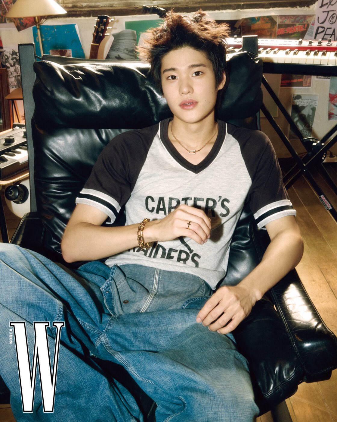 F6c_R3-bMAA93sv?format=jpg&name=large