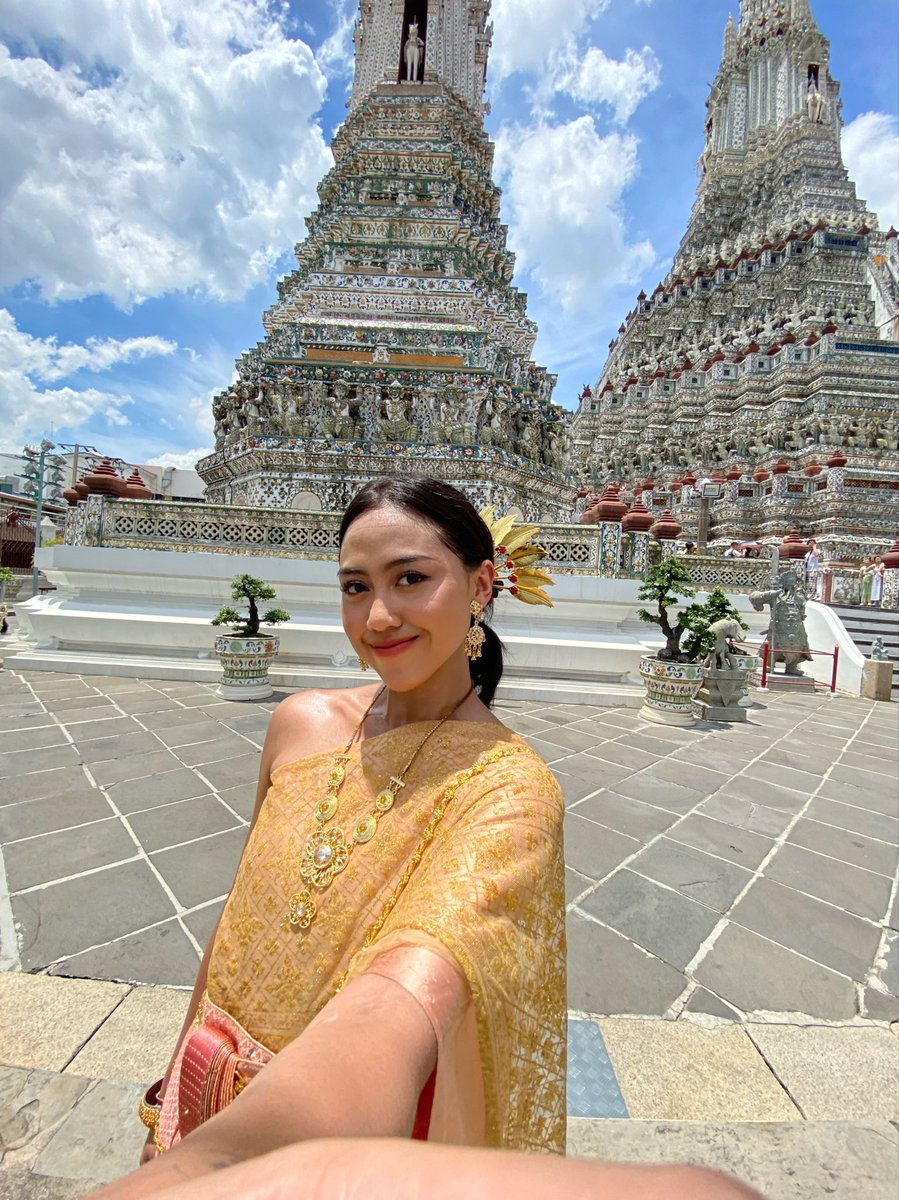 _siscasaras_'s tweet photo. สวัสดี 🙏🏼✨ https://t.co/IcjVrZdoqj