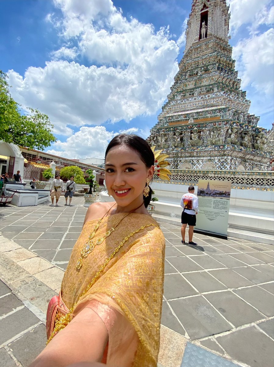 _siscasaras_'s tweet photo. สวัสดี 🙏🏼✨ https://t.co/IcjVrZdoqj