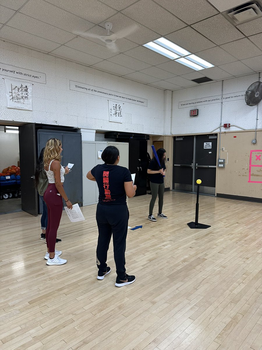Learning and practicing ball skills with our elementary classroom teachers! ⚽️🏀🎾 #KIN476 #GoBeachGoTeach