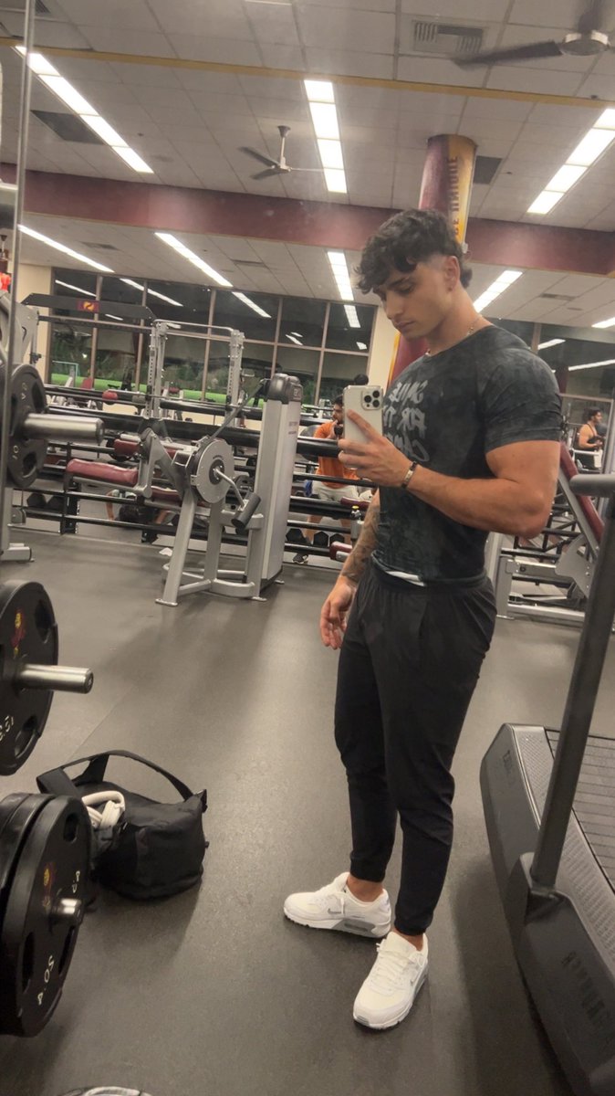 itskylemj's tweet photo. Who wants to train with me ? 👅 https://t.co/GCFDnwN5ei