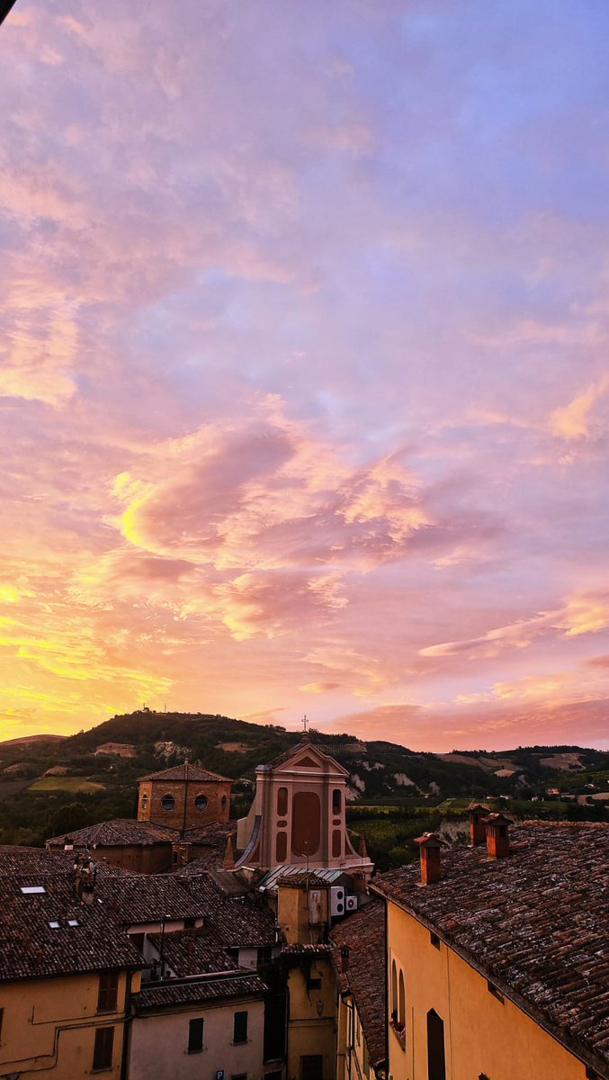 AndrewforReals's tweet photo. L'alba così come il tramonto
Uno spettacolo da guardare fino in fondo
#alba #universo #gratitudine #photography #iloveromagna https://t.co/BjEkwxfssc