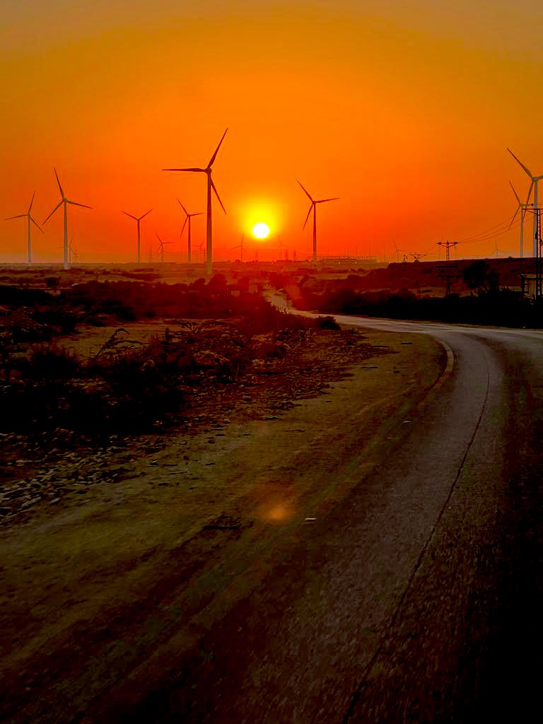SaminaAZardari's tweet photo. #TharCoal, Nooriabad power plant & Jhampir #WindCorridor in Sindh generate around 3000+ MW of electricity. Notably, #Peoples #SindhGovt stands as the sole provincial body participating in the power sector's progress, and credit has been attributed to @BBhuttoZardari for his role. https://t.co/EA7EM18k6I