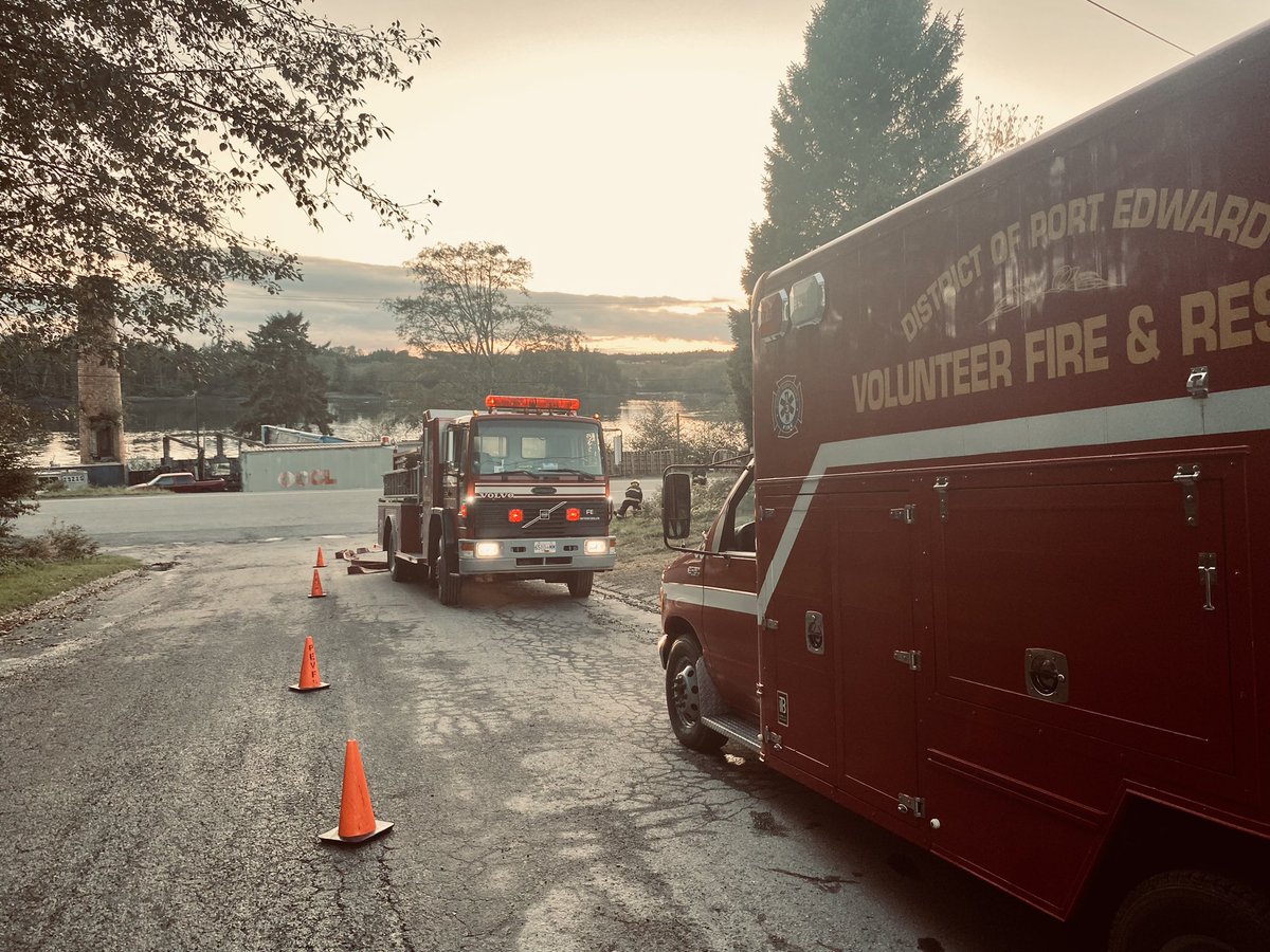 mikemcd79's tweet photo. From reviewing hazards at local marinas, to running portable pumps at Prudhomme Lake, & testing hydrants in local neighborhoods, #PEVFD has been busy over the last month! Always looking for more volunteers to join the crew! https://t.co/CRFkPQMzOZ