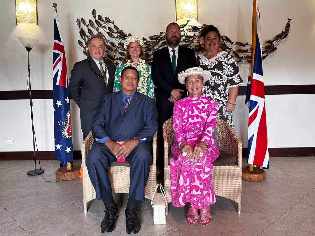 IEAmbNZ's tweet photo. I was very privileged today to present my credentials to the King’s Representative and become Ireland’s first ambassador to the Cook Islands. A very special honour. Many thanks to @CKI_MFAI 🇮🇪 💚 🇨🇰@IrelandinNZ 

Photo courtesy of @CKI_MFAI https://t.co/OkS4QdDCfS