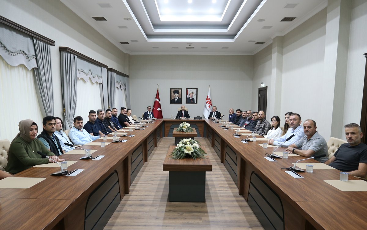 Vali Yardımcımız, İl Milli Eğitim Müdürü ve kurum yetkilileriyle bir araya gelerek eğitim alanında ki yatırımlarla ilgili toplantı yaptık.