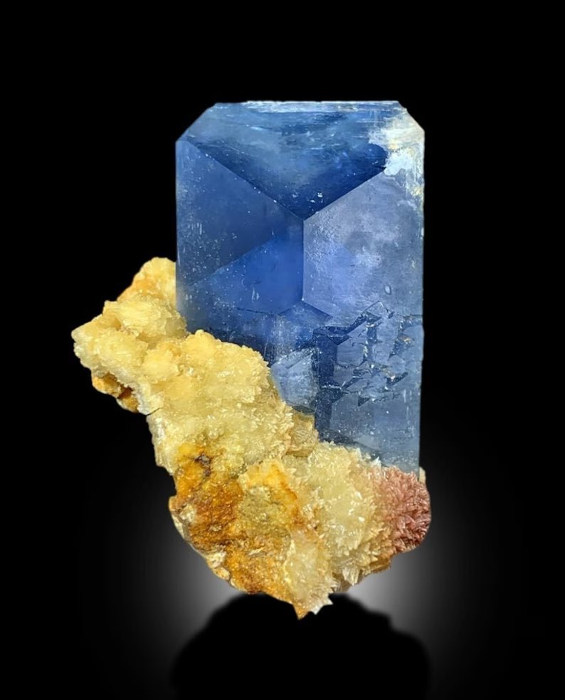 MineralParadise's tweet photo. https://t.co/xrFOLUUzXW

#crystalsofinstagram #gemstones #gemporn #mineralporn #crystalporn #geologyrocks #mineralcollecting #crystalline #mineralien #geologypage #celestine #calcite #mineralsparadise https://t.co/uFDqiu7kmF