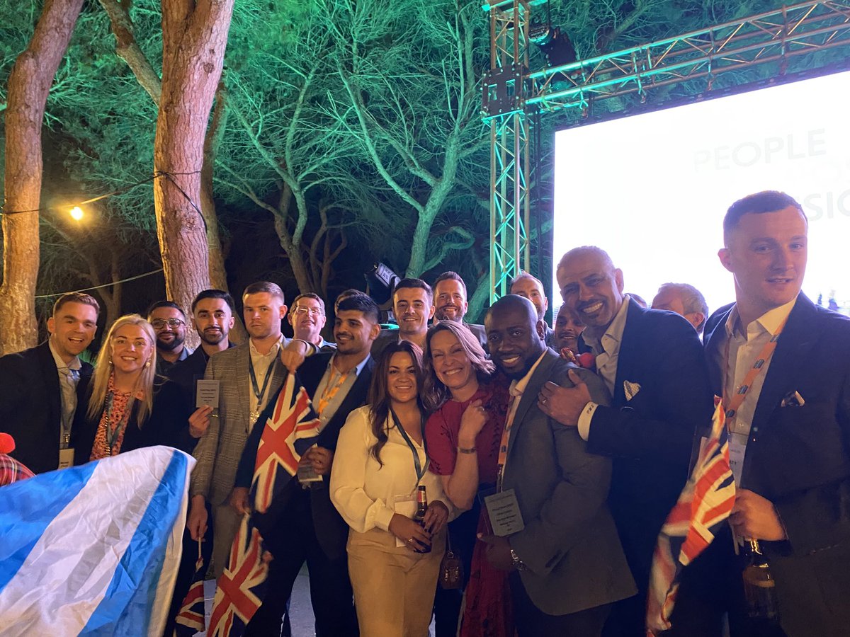 U3 on awards night in Portugal!! What a night with 4 area mgrs winning (Perry, Rikki, Hammad, Liam O’hanlon and GRM Liam Jennings). Way to represent U3!!!🏆👏🏆👏
