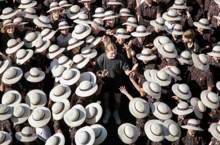 Great photo of Cortnee Vine at a Sydney school yesterday
<a href="/TheMatildas/">CommBank Matildas</a> effect..