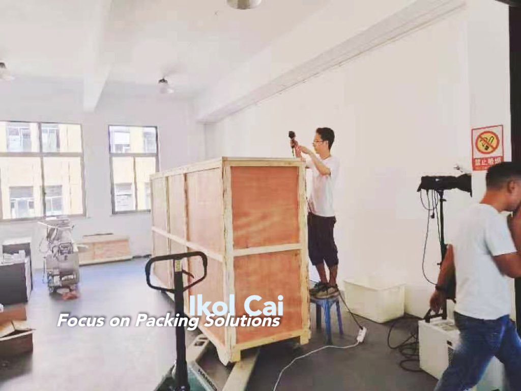 IkolCai's tweet photo. DPP 180 Alu Alu Blister Packing Machine for capsule and tablet blister packaging, packed for shipping.

Ikol Cai +86-18968820767, 
sales03@cngrandmachinery.com,
ikol2014@gmail.com

#blisterpackagingmachine #blisterpackingmachine
#alualublisterpackingmachine https://t.co/l6UG1UF5Gu