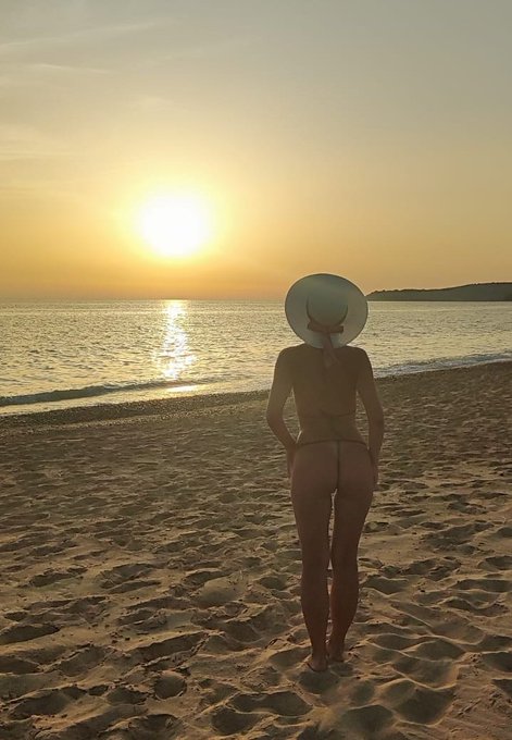 Buon #merculedi 🥰 https://t.co/DorxBDgckh<a href="/tag/merculedi"class="tags">#merculedi</a>