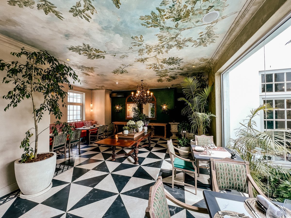 The Cellars-Hohenort reveals stunning new interiors <a href="/McGrathHotels/">The Liz McGrath Collection</a>  fivestarpr.co.za/news/the-cella…