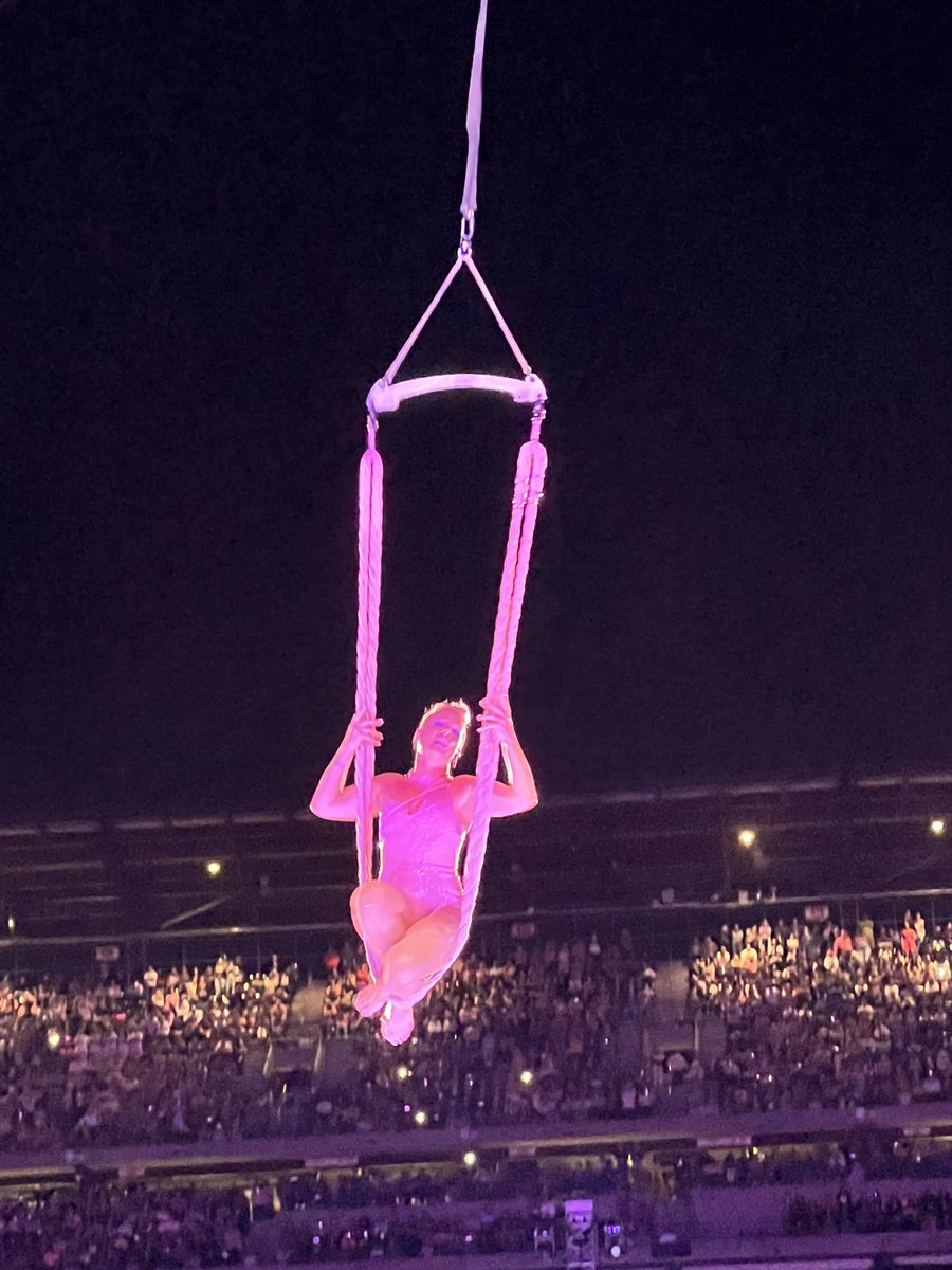 KJF797's tweet photo. Night 2 in Philly. @Pink THANK YOU for the best night of my entire existence!!!!!!!!!!!! 💗💗💗😃 https://t.co/krvJil2U2p