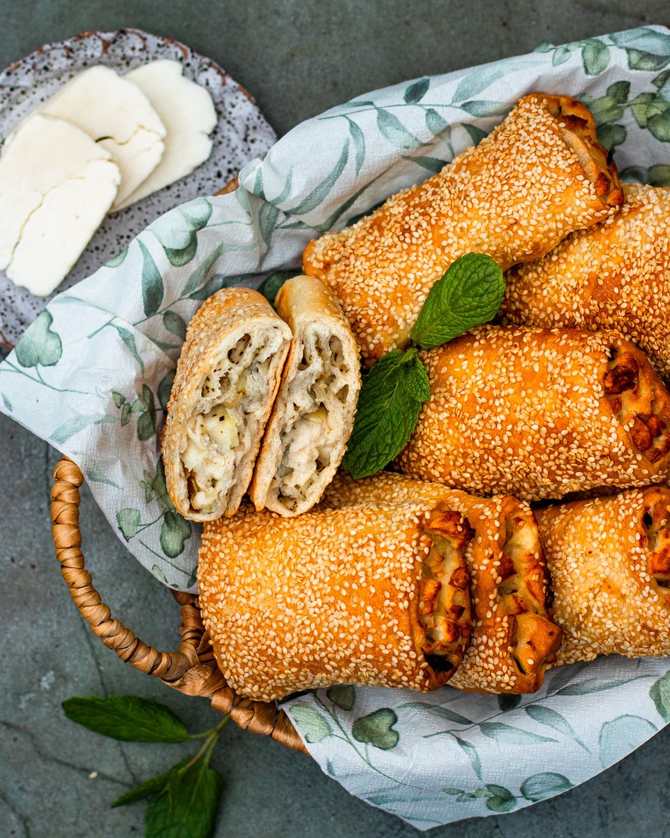 visitcyprus's tweet image. 🧀 Say Cheese to Halloumi! 🧀
This salty, squeaky cheese has a special place in our hearts and our kitchen. 🤤 From sizzling on the grill to featuring in mouthwatering pastries like Halloumopitta, the options are endless! 🔥🍽️
#visitcyprus #lovecyprus #halloumi #cyprusgastronomy