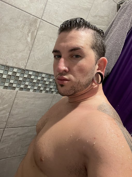 see you in the showers 😈 https://t.co/glDzfqt2oC