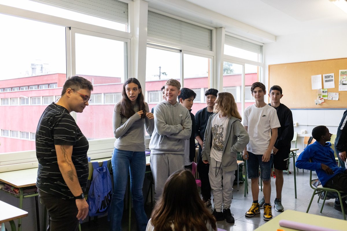 joventutcat's tweet photo. 📣 El 'Niu d'imatges de la Joventut' continua creixent. 

✔️Afegim el nou àlbum 'Participació en l'educació'

❌ Trenquem amb els estereotips, les imatges estandarditzades i els tòpics sobre la joventut.

📸 #IESAntoniCumella

🔗https://t.co/VHe6jBQNcK https://t.co/wOVbUK2pgk
