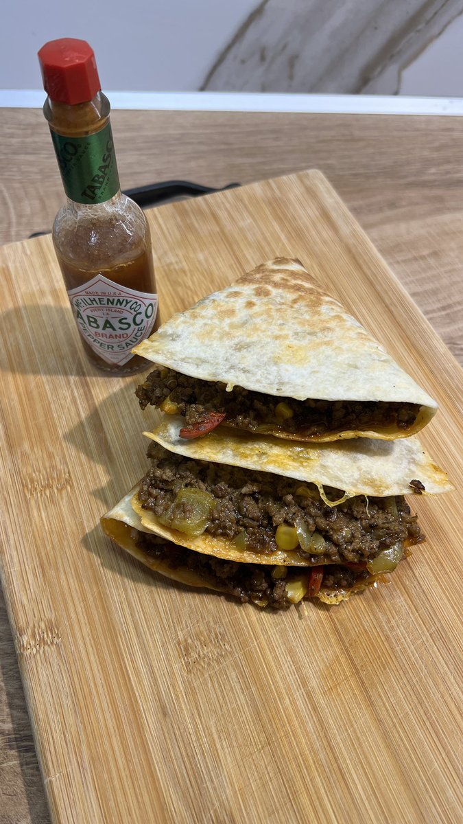 mitsomageiremat's tweet photo. Quesadillas με κιμά
https://t.co/fZPyyLzIbq

#mitsomageiremata #quesadillas #Mexican #FastFood #food https://t.co/bQfsyjgrYQ