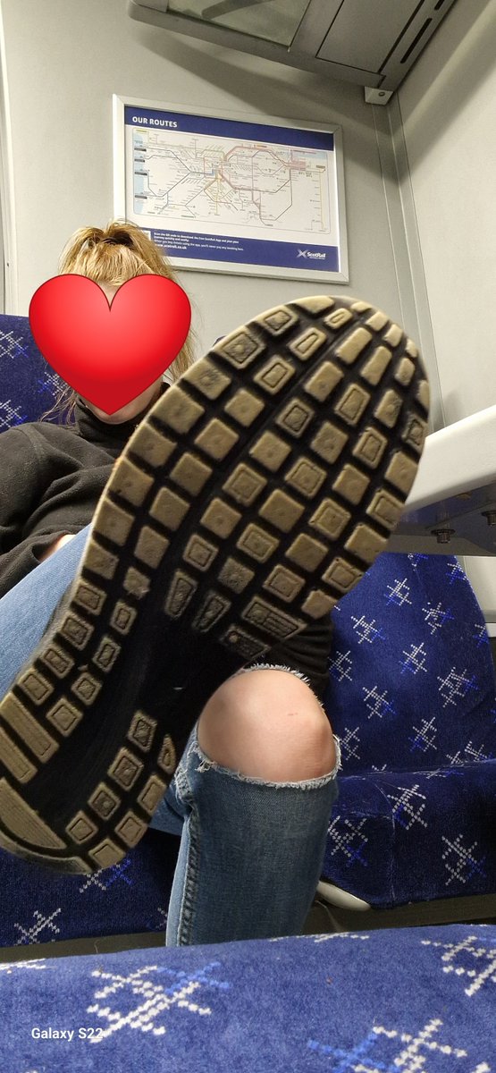 SwitchylilDemon's tweet photo. Dirty shoes who's going to lick them clean! 
#findom #PRINCESS #femedom #paypig https://t.co/qVbIbBqw6l