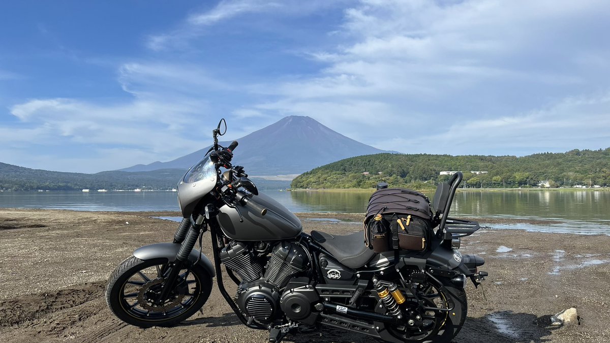 ModsMohikan's tweet photo. 山中湖は静かでした。

#山中湖 #mtfuji #yamaha #BOLT #バイク #ツーリング #tanax #ミニフィールドシートバッグ #ヘリテイジエディション #japan https://t.co/4fe0fDIJUS