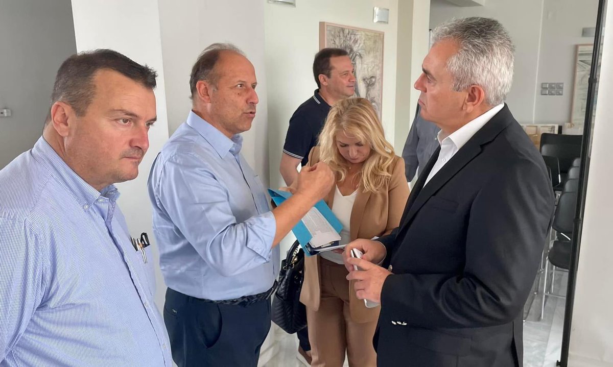 Με τη φίλη υφυπουργό Ανάπτυξης <a href="/Anna_mani_papa/">Anna Mani-Papadimitriou | Άννα Μάνη-Παπαδημητρίου</a> στον Συνδέσμο Θεσσαλικών Επιχειρήσεων Βιομηχανιών (ΣΘΕΒ) για τα μέτρα στήριξης επιχειρήσεων που επλήγησαν άμεσα ή έμμεσα από τον #Ντάνιελ. Επισήμανα τον κυκεώνα προβλημάτων που προκύπτει όσο υποχωρούν τα νερά και την ανάγκη εκπόνησης