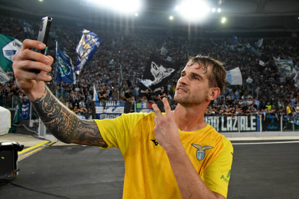 Provedel ⬇️

-Nasceu em 1994
-Número na camisola é 94
-Mede 1,94M
-Golo contra Atlético de Madrid aos 94'

😱😱🤯