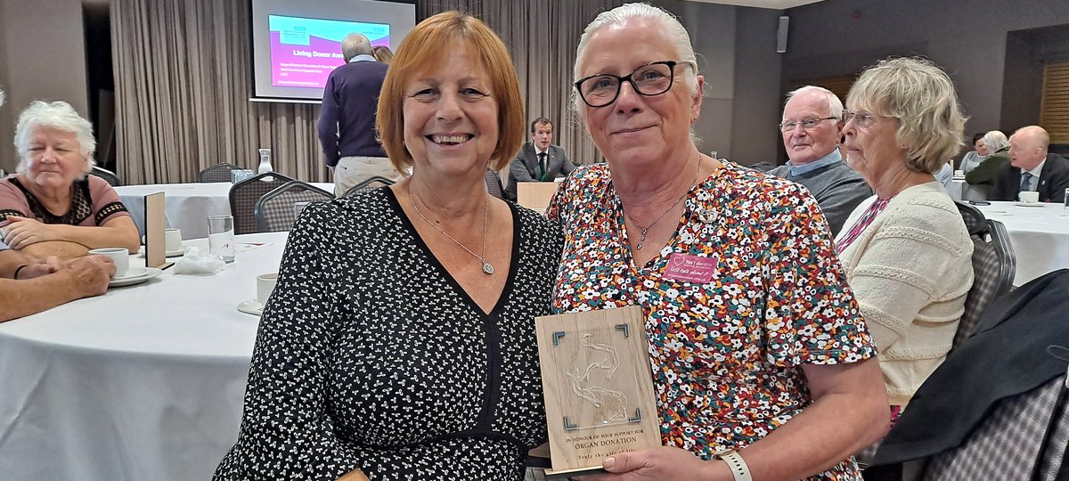 MartiEDodds's tweet photo. What a privilege to be at the living donor awards. Celebrating wonderful people who've had an operation to donate an organ to save someone else's life. These magnificent people were recognised and applauded for their sacrifices @NCICNHS https://t.co/WRNy2f162m