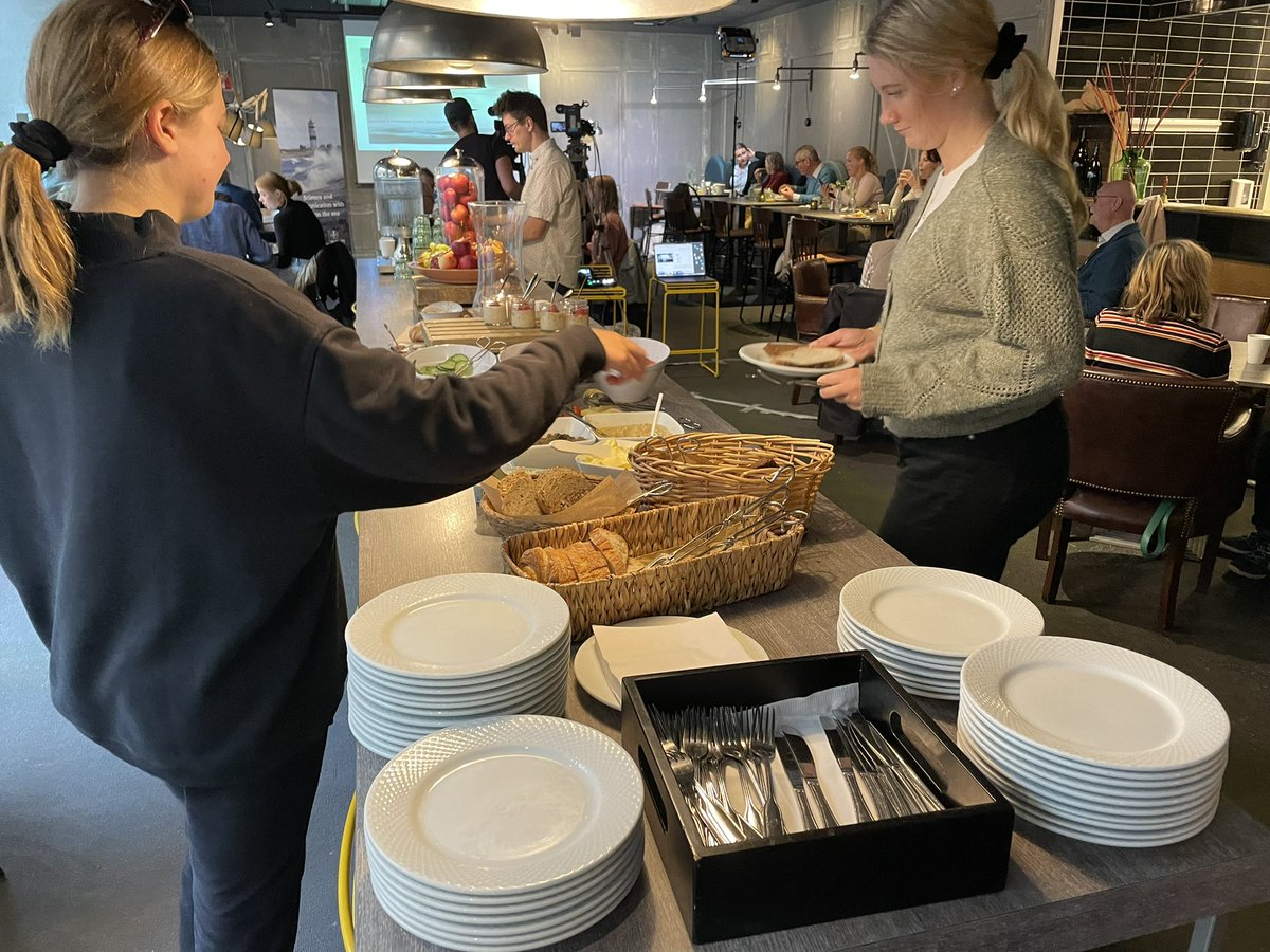 balticseacentre's tweet photo. Breakfast is served and our speakers @IanTCousins and @MattESalter  are ready to talk about #PFAS! Follow the livestream at https://t.co/dSnEyoG716 ! https://t.co/2urY3Yu71x