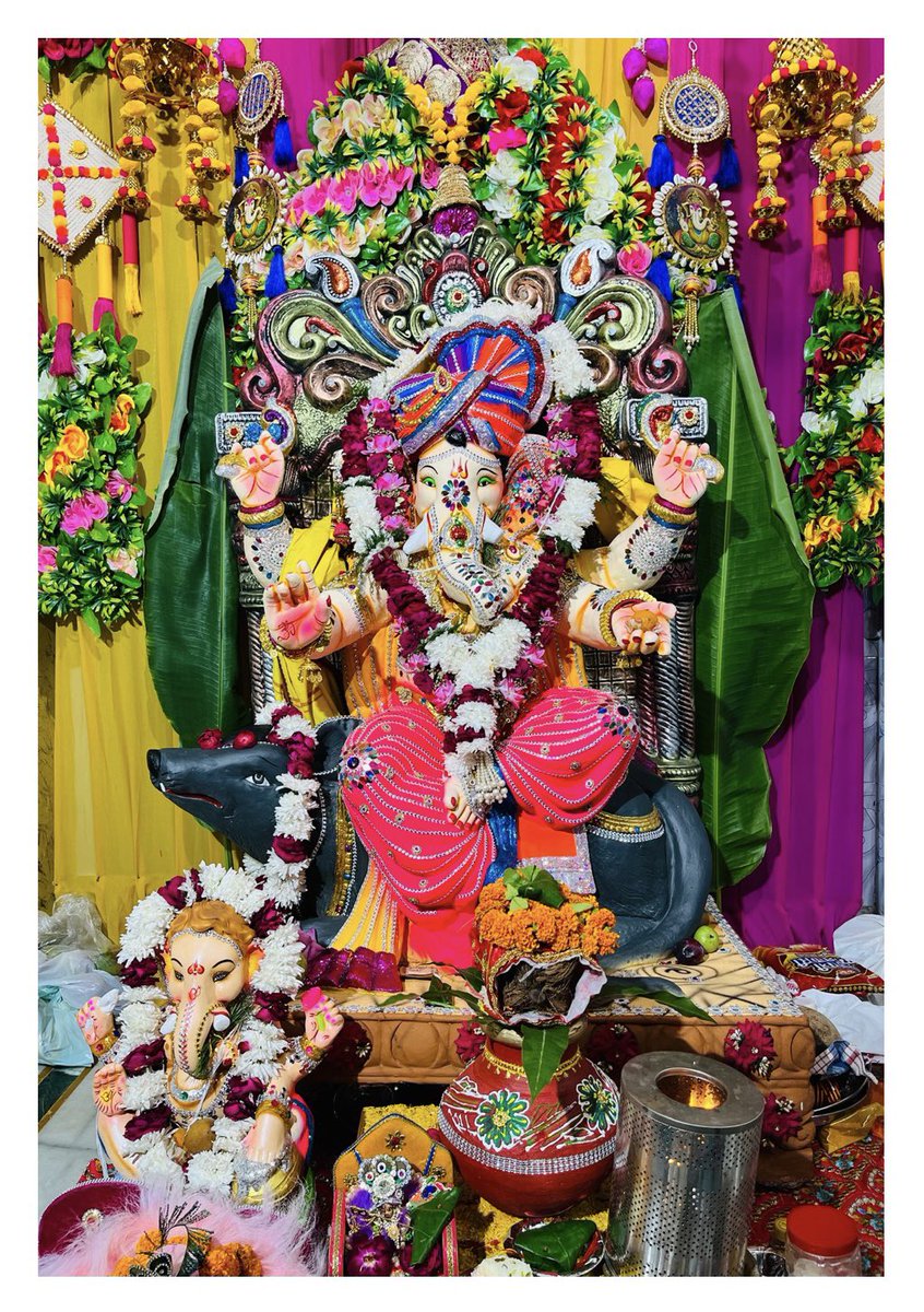 RegimentDiaries's tweet photo. Don’t scroll down without writing 🙏
Ganpati Bappa Morya ✨❤️ 🔱 https://t.co/43VFIJTbl3