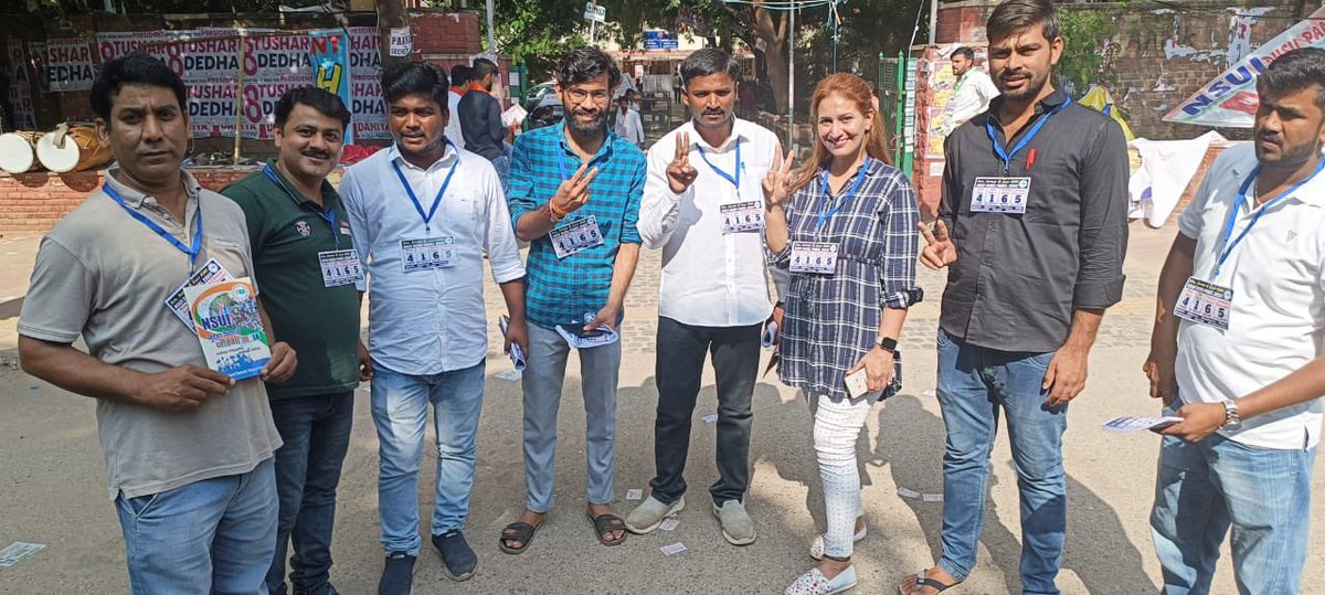 GeetSethiS's tweet photo. In this election, let's make history together.
Vote for NSUI with 4165 and write a new chapter for Delhi University
#StudentVsSarkar @NSUIDelhi
@nsui @INCIndia #Vote4NSUI https://t.co/k4IwhzeBco
